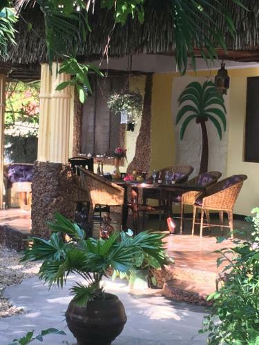 Hostal Villa Bahati Oasis Sun Dream