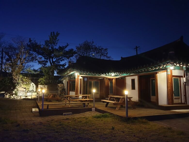 Hostal Chowoo Guesthouse