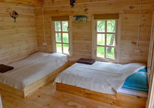 Lodge Ragan? Nameliai