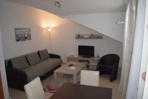 Nn Franovic Apartments