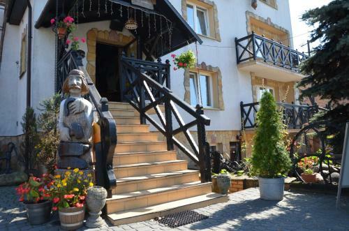 Hostal Go?ciniec Podkowa