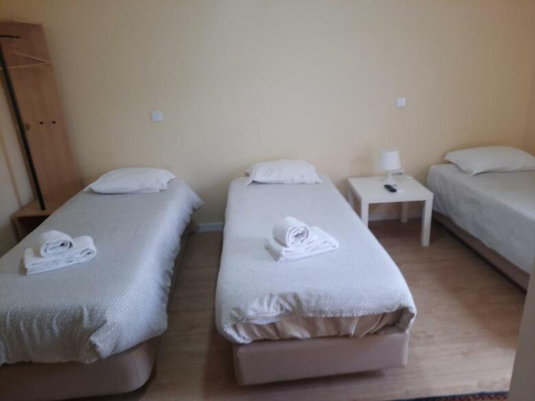Hostal Metro Vilar Suites & Villas