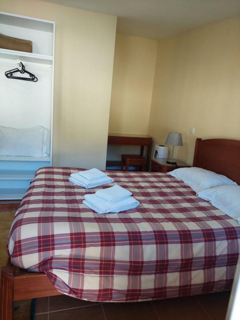 Hostal Metro Vilar Suites & Villas