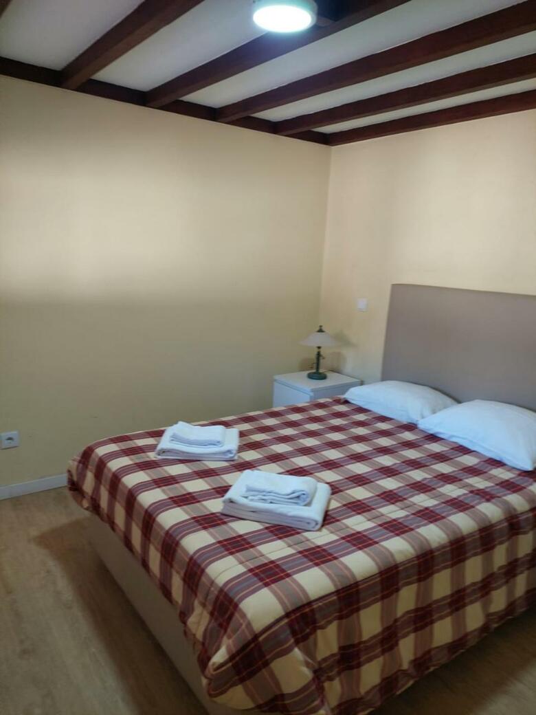 Hostal Metro Vilar Suites & Villas