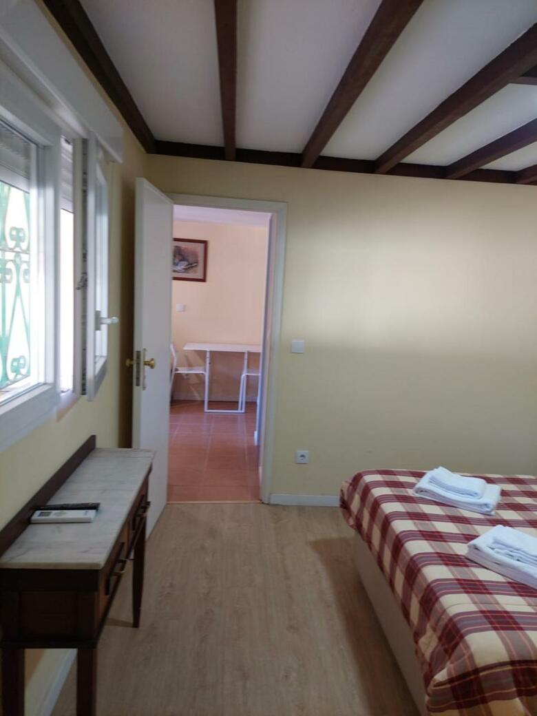 Hostal Metro Vilar Suites & Villas