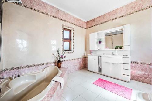 Salgados Villa Sleeps 8 Pool Air Con Wifi