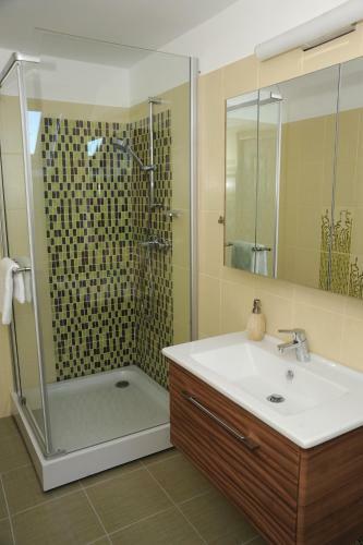 Bed & Breakfast Castelul De Smarald