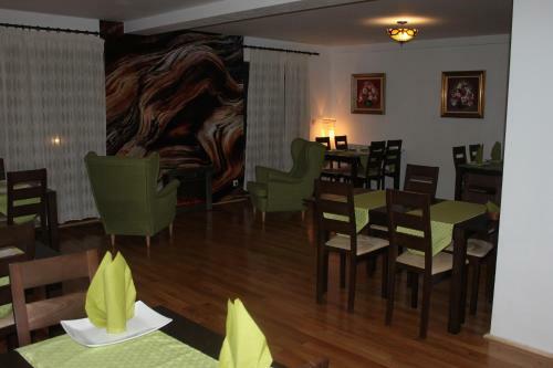 Hostal Forest Villa