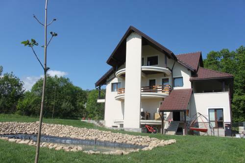 Hostal Forest Villa