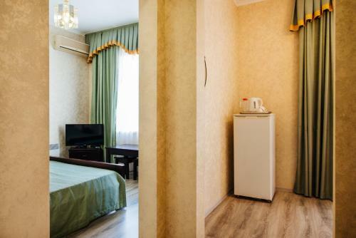 Chernoe More Hotel
