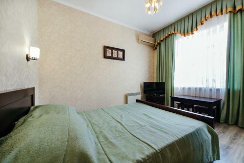 Chernoe More Hotel