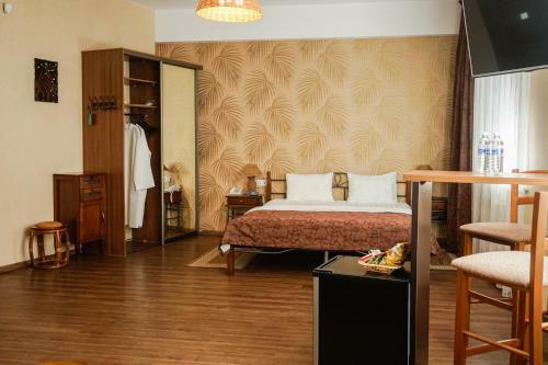 Hotel 7 Dorog