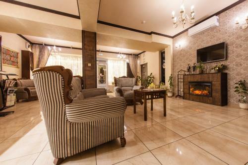 Hotel 7 Dorog