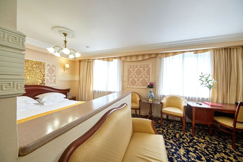 Zvezda Hotel