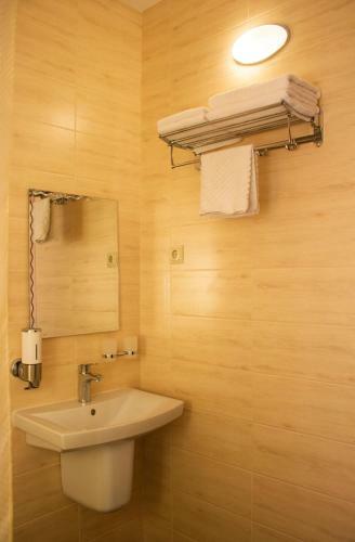 Hostal Nikos Hotel