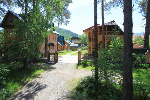 Hostal Holiday House Aveliya
