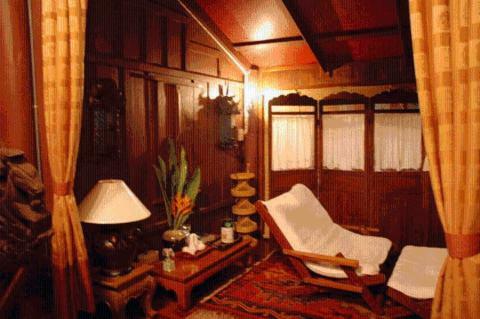 Hotel Momchailai River Retreat