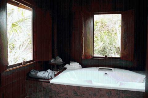 Hotel Momchailai River Retreat