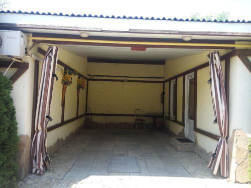 Posada Guest Yard Vivat