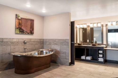Copper King Convention Center, Ascend Hotel Collection
