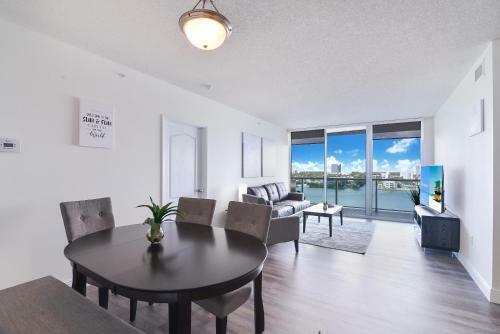 Hotel 1, 2 And 3 Bedroom Ocean Condos With Balcony
