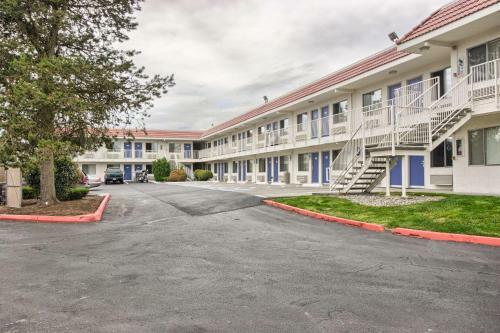 Hotel Motel 6 Everett South