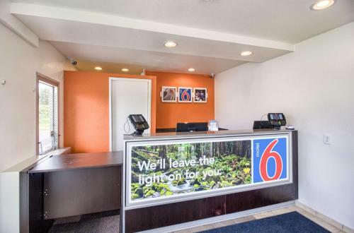 Hotel Motel 6 Everett South