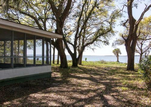 Coastal Cravings On St. Helena Island