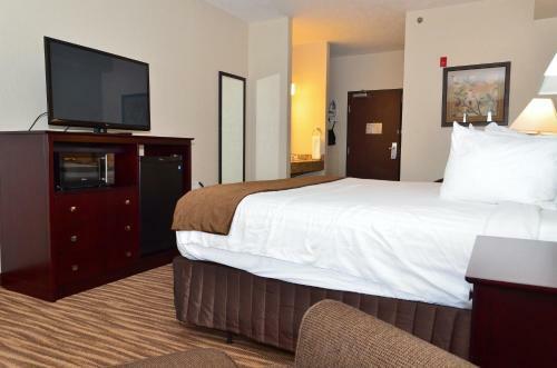 Hotel Cobblestone Inn & Suites - Clarion