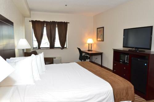 Hotel Cobblestone Inn & Suites - Clarion