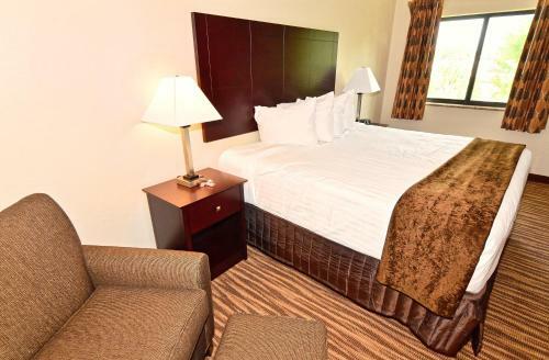 Hotel Cobblestone Inn & Suites - Clarion