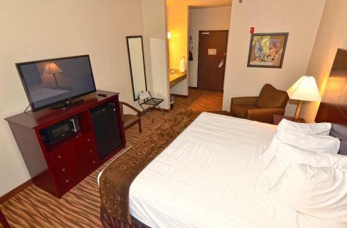 Hotel Cobblestone Inn & Suites - Clarion