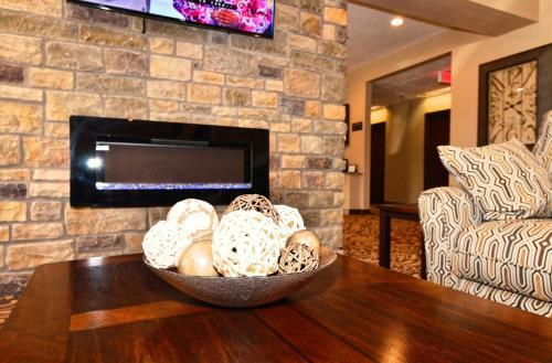 Hotel Cobblestone Inn & Suites - Clarion