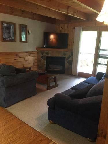 Hotel Rough Cut Lodge