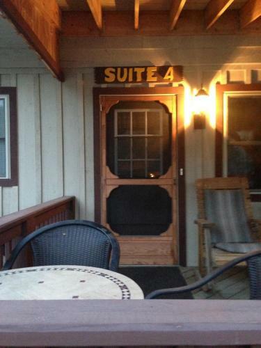 Hotel Rough Cut Lodge