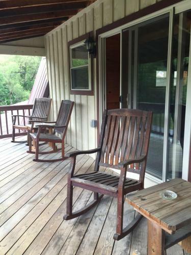 Hotel Rough Cut Lodge
