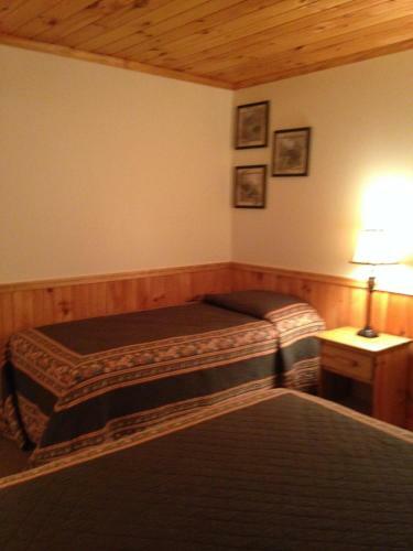 Hotel Rough Cut Lodge