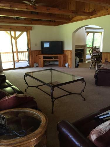 Hotel Rough Cut Lodge