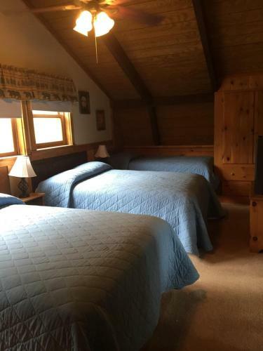 Hotel Rough Cut Lodge