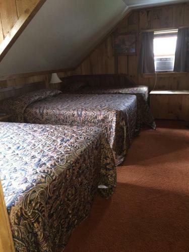 Hotel Rough Cut Lodge