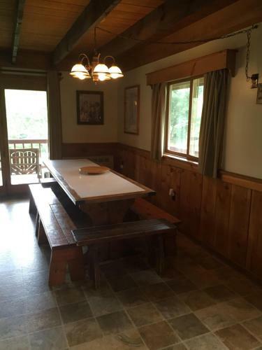 Hotel Rough Cut Lodge