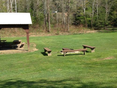 Hotel Rough Cut Lodge
