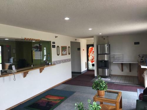 Hotel Prairie Rose Inn