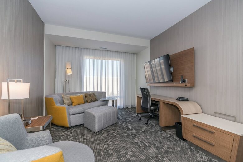 Hotel Courtyard By Marriott West Springfield