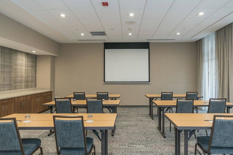 Hotel Courtyard By Marriott West Springfield