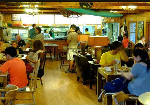 Lodge Yosemite Bug Rustic Mountain Resort