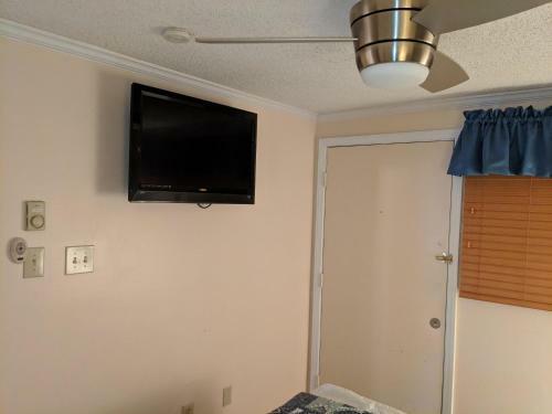2 Bedroom Condo Unit 103