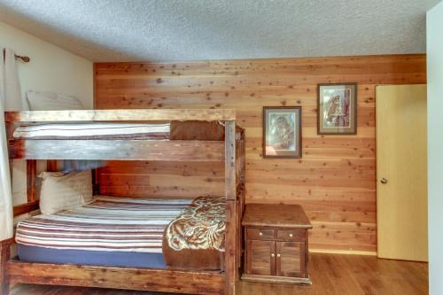 17066 Cooper Drive-spring River Lodge