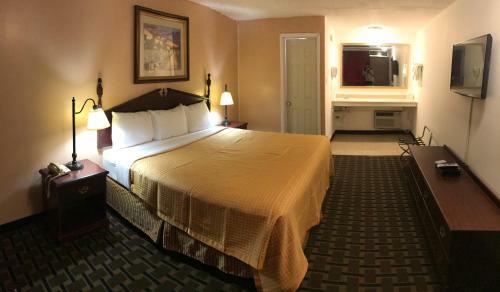 Gray Plaza Motel, Marion Il