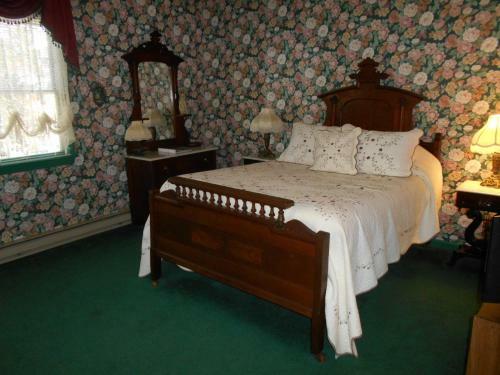 West Ridge Bed & Breakfast